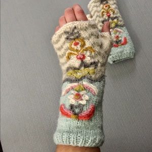French Knot Fingerless Wool Mittens